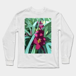 Rare daylily in ruby red, graphic design Long Sleeve T-Shirt